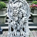 Gargoyles, satana, diavol, pe tron, model S74.