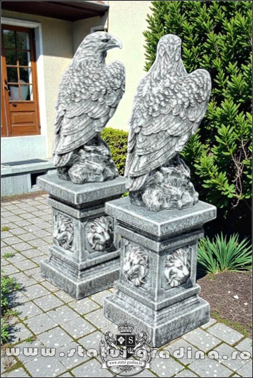 Set 2 statuete vulturi cu socluri, gri antichizat. (4)