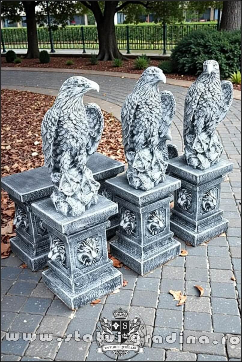 Set 3 statuete vulturi cu socluri, gri antichizat. (1)
