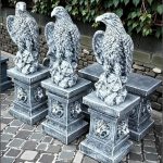 Set 3 statuete vulturi cu socluri, gri antichizat.