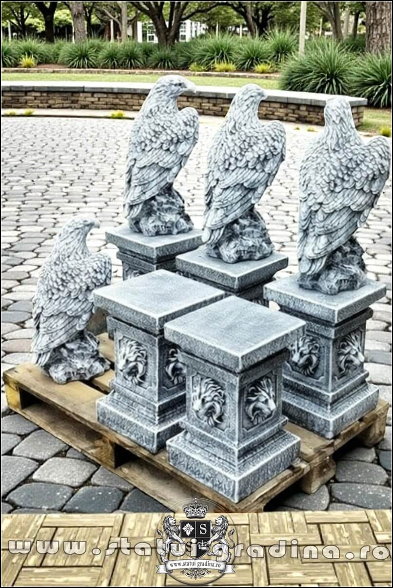 Set 3 statuete vulturi cu socluri, gri antichizat. (4)