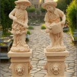 Set doi grădinari cu socluri, galben patinat, model S92-S27.