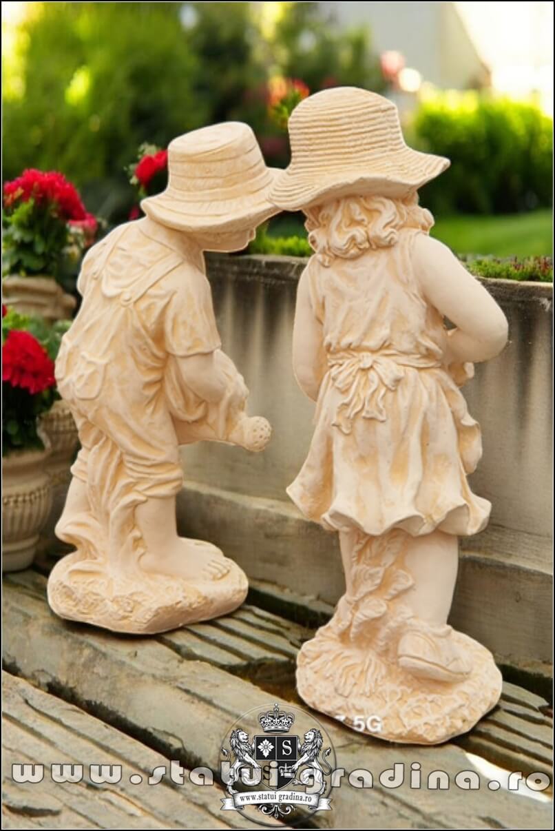 Set două statuete grădinari, galben patinat, model S92. (4)