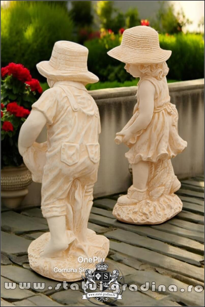 Set două statuete grădinari, galben patinat, model S92. (5)