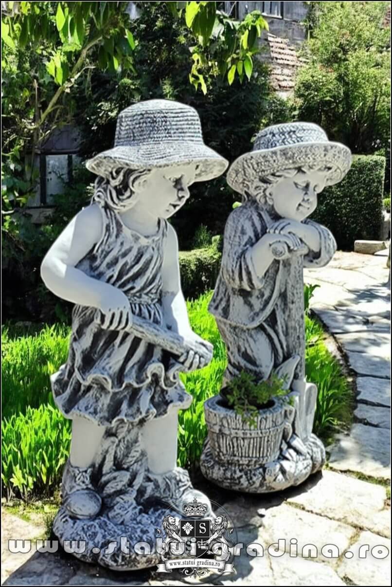 Set două statuete grădinari, gri patinat, model S90. (1)