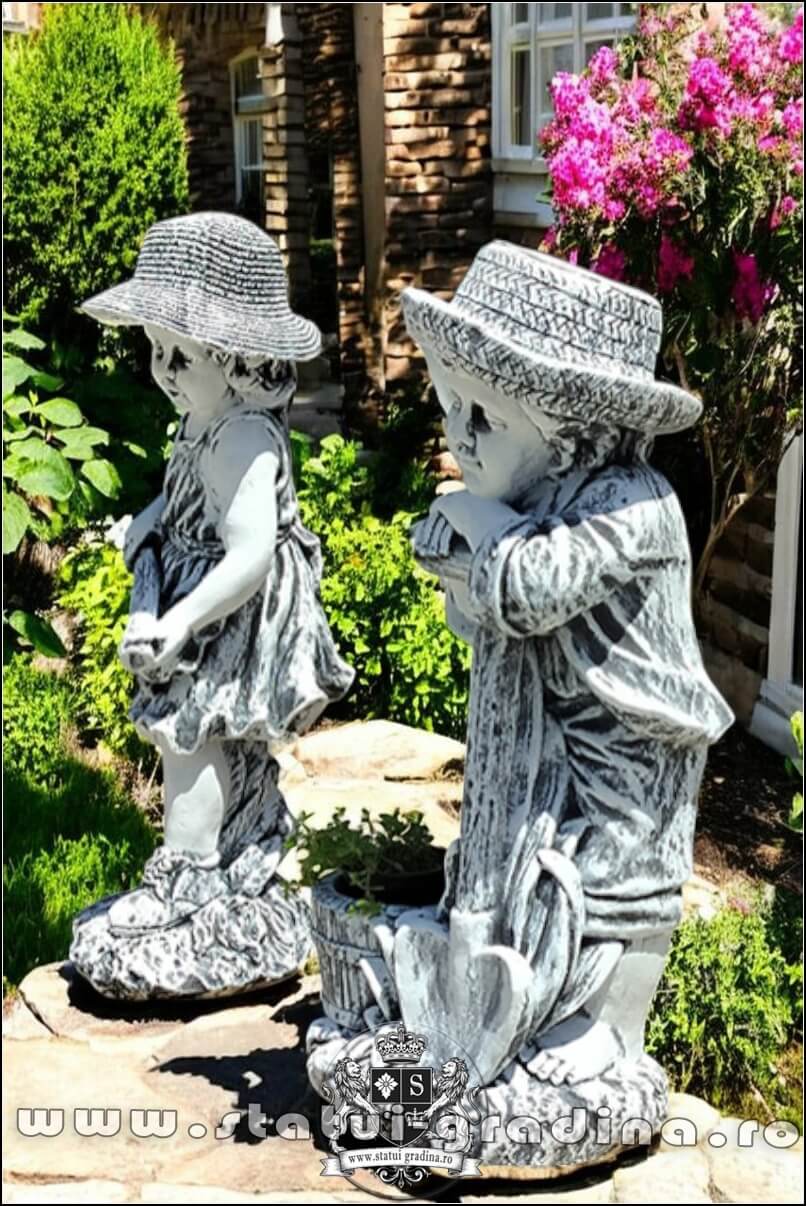 Set două statuete grădinari, gri patinat, model S90. (3)