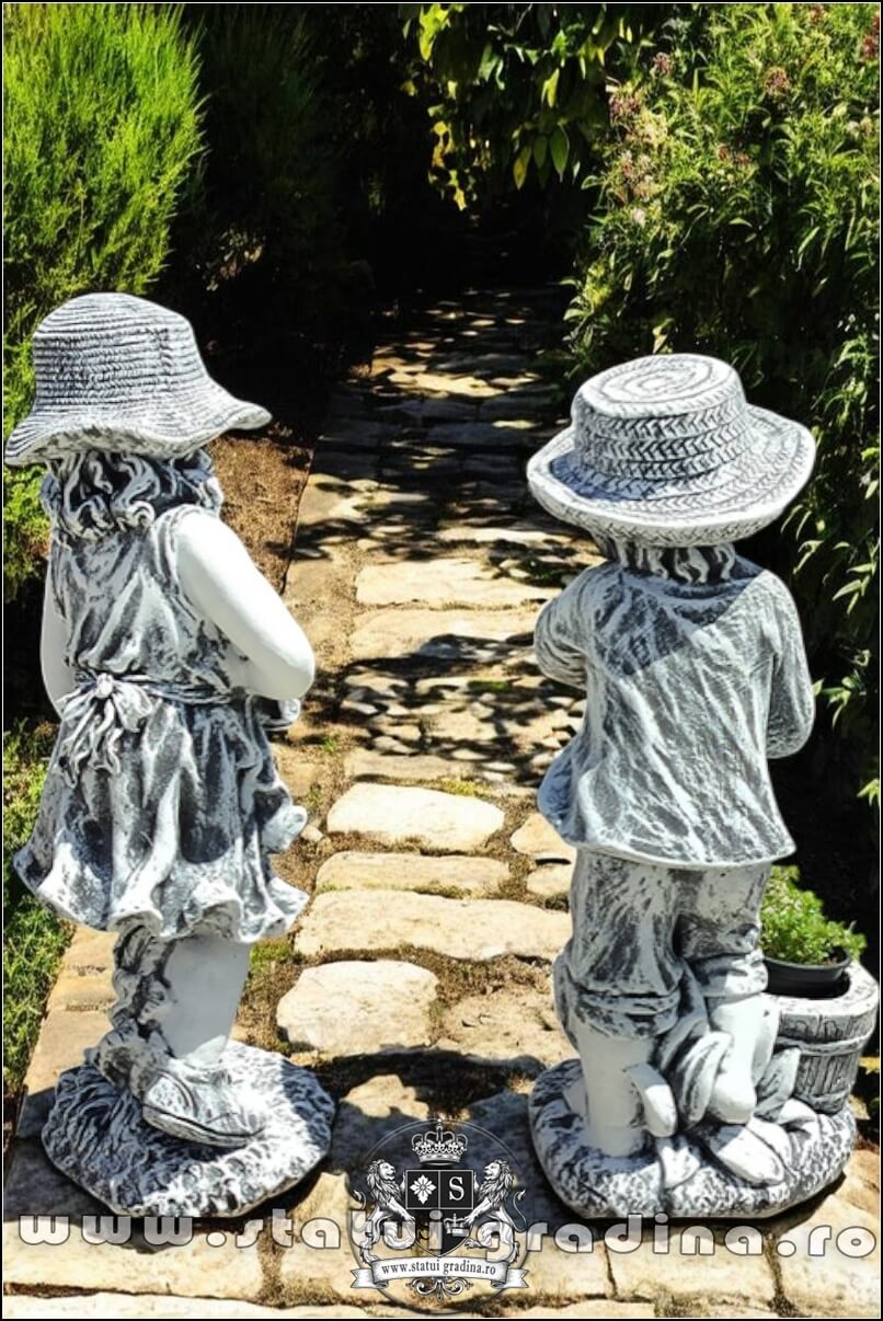 Set două statuete grădinari, gri patinat, model S90. (4)