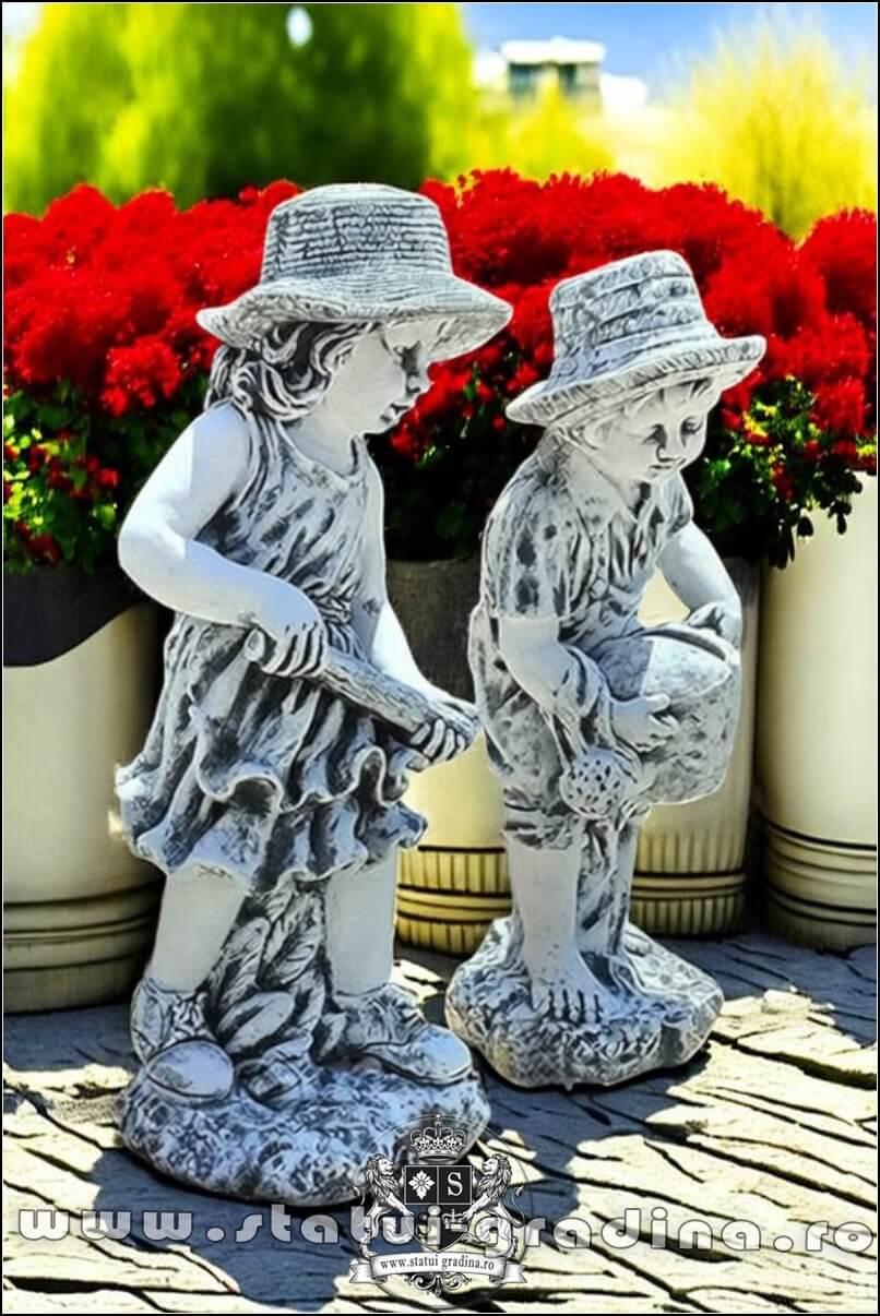 Set două statuete grădinari, gri patinat, model S92. (1)