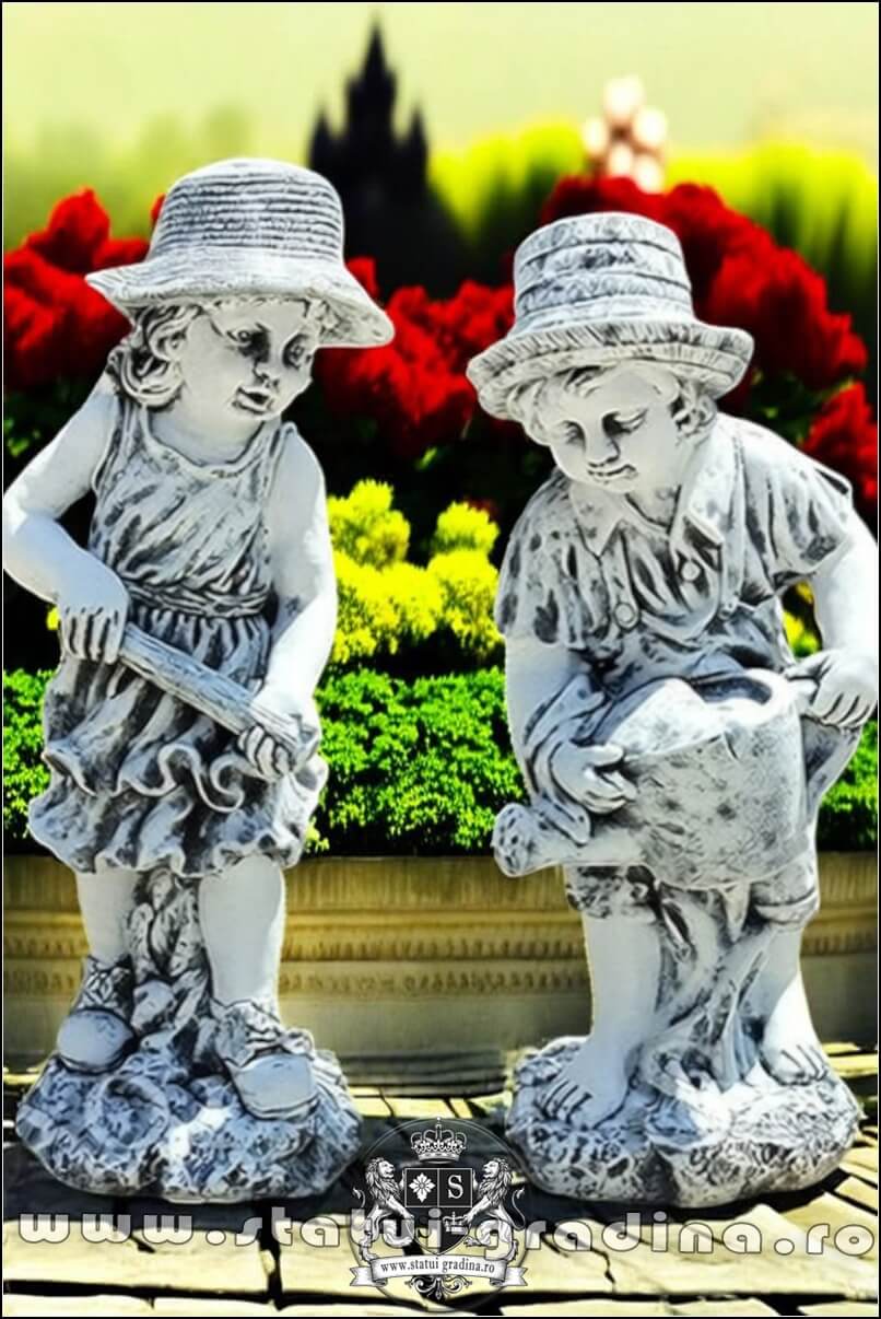 Set două statuete grădinari, gri patinat, model S92. (2)