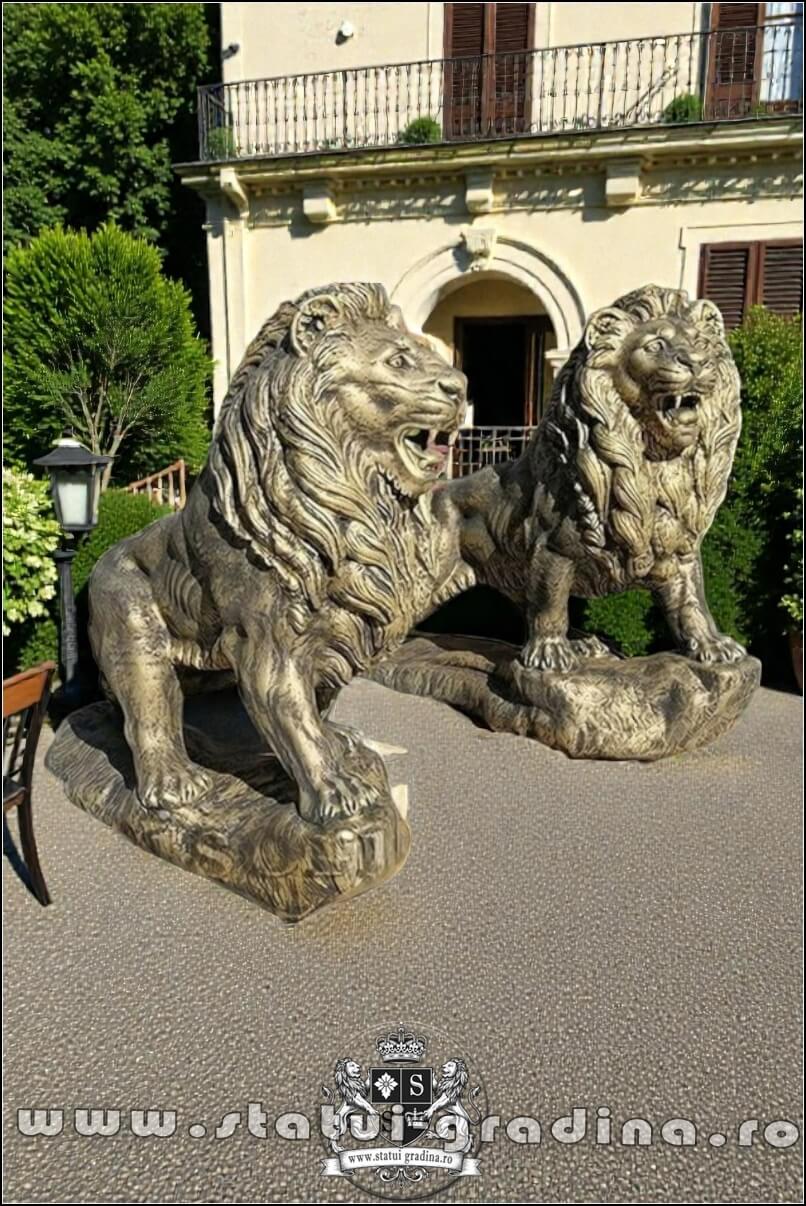 Set statuete lei gigant, auriu patinat, model S66. (2)