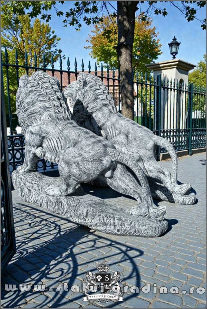 Set statuete lei gigant, gri patinat, model S66. (4)