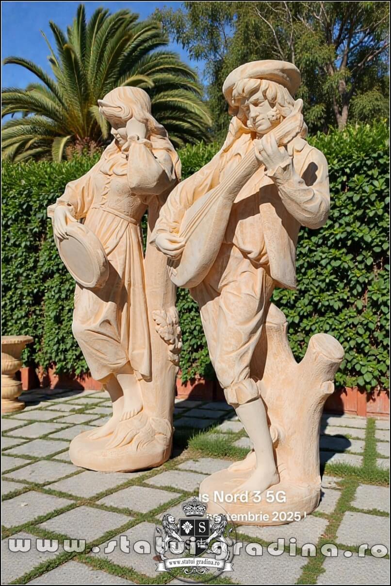 Set statuete muzicanți, galben patinat, model S69. (3)