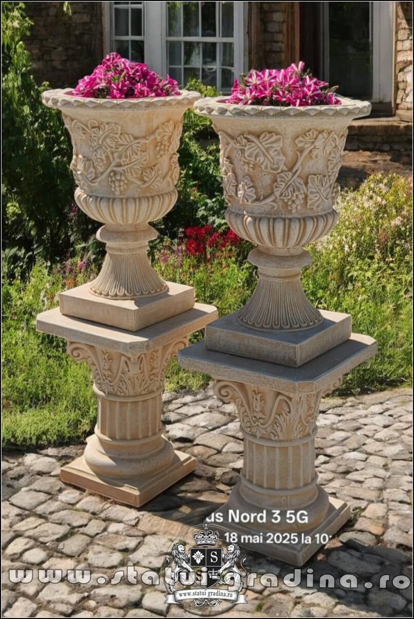 Set vază cu soclu, galben patinat, model V1-S6. (3)