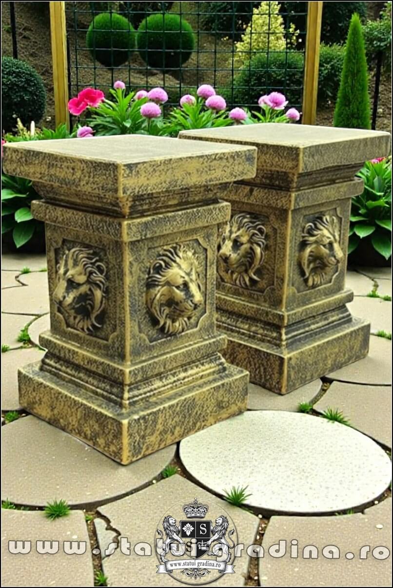 Soclu, stativ, cap de leu, auriu patinat, model S84. (1)