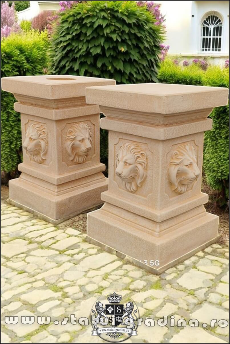 Soclu, stativ, cap de leu, galben patinat, model S84. (1)