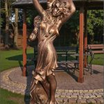 Statuetă Venus cu părul lung, arămiu patinat, model S71.