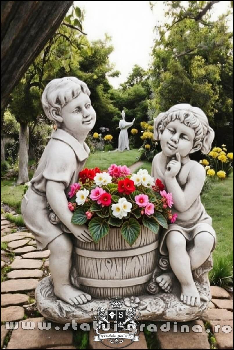 Statuetă copii cu coșuleț, gri antichizat, model S112. (1)