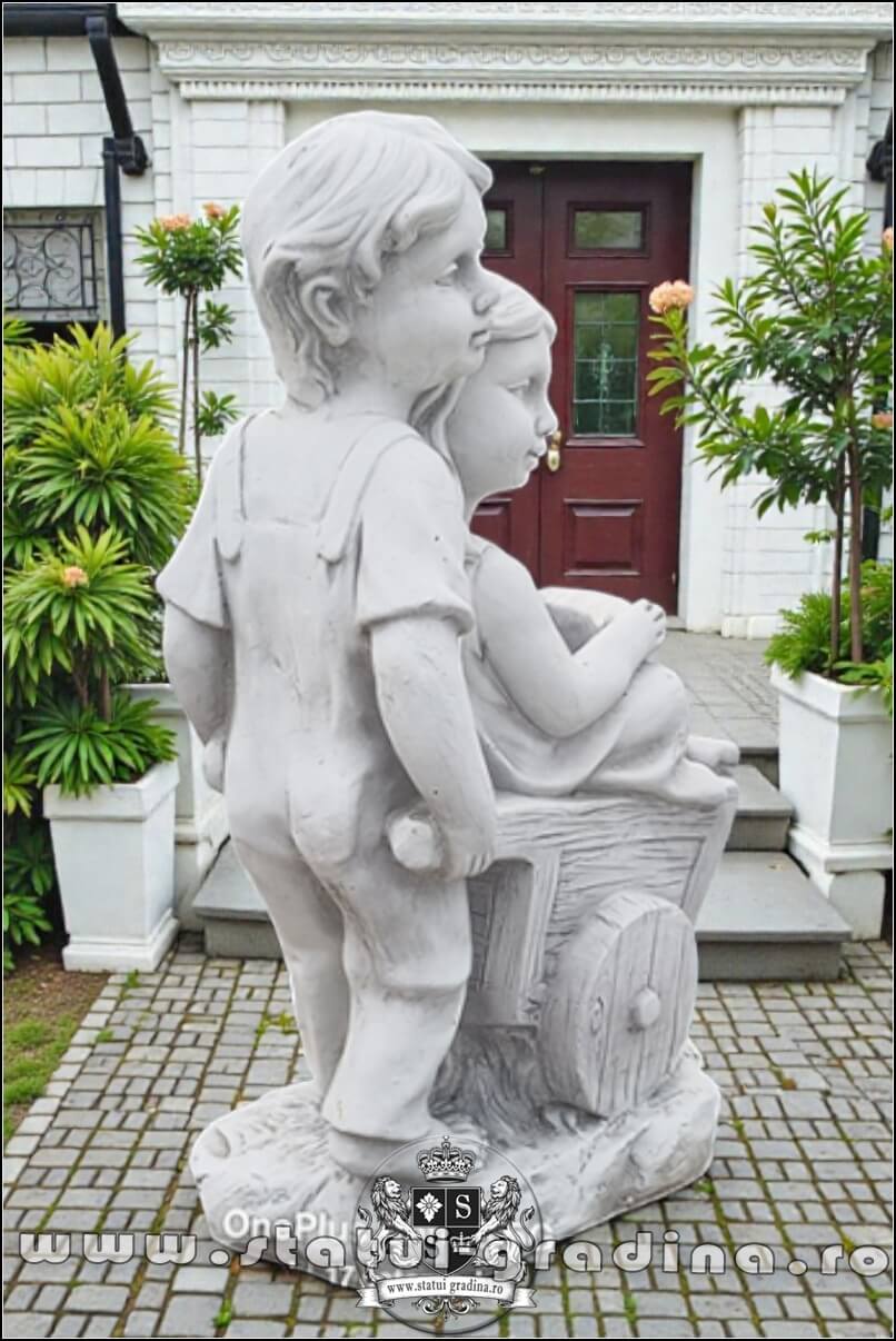 Statuetă copii cu roabă, gri antichizat, model S98. (3)