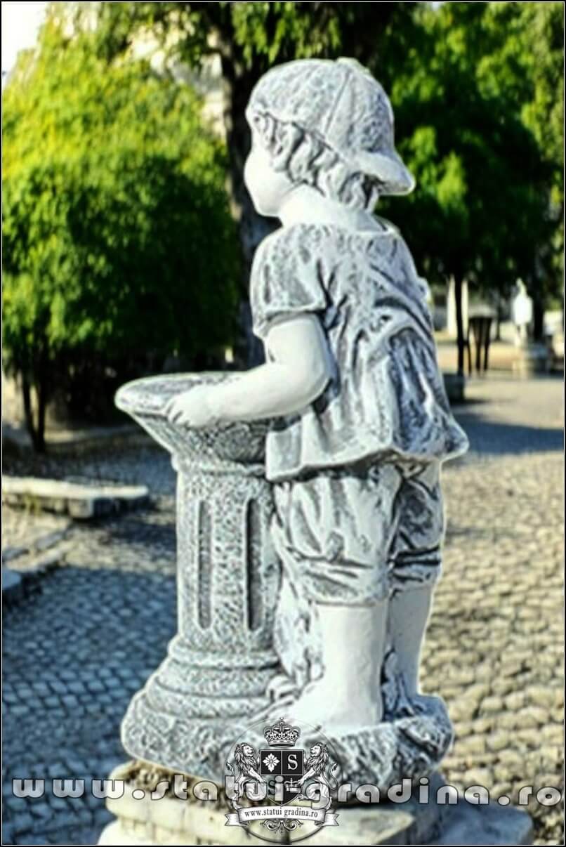 Statuetă copil la cișmea, gri patinat, model S93. (4)