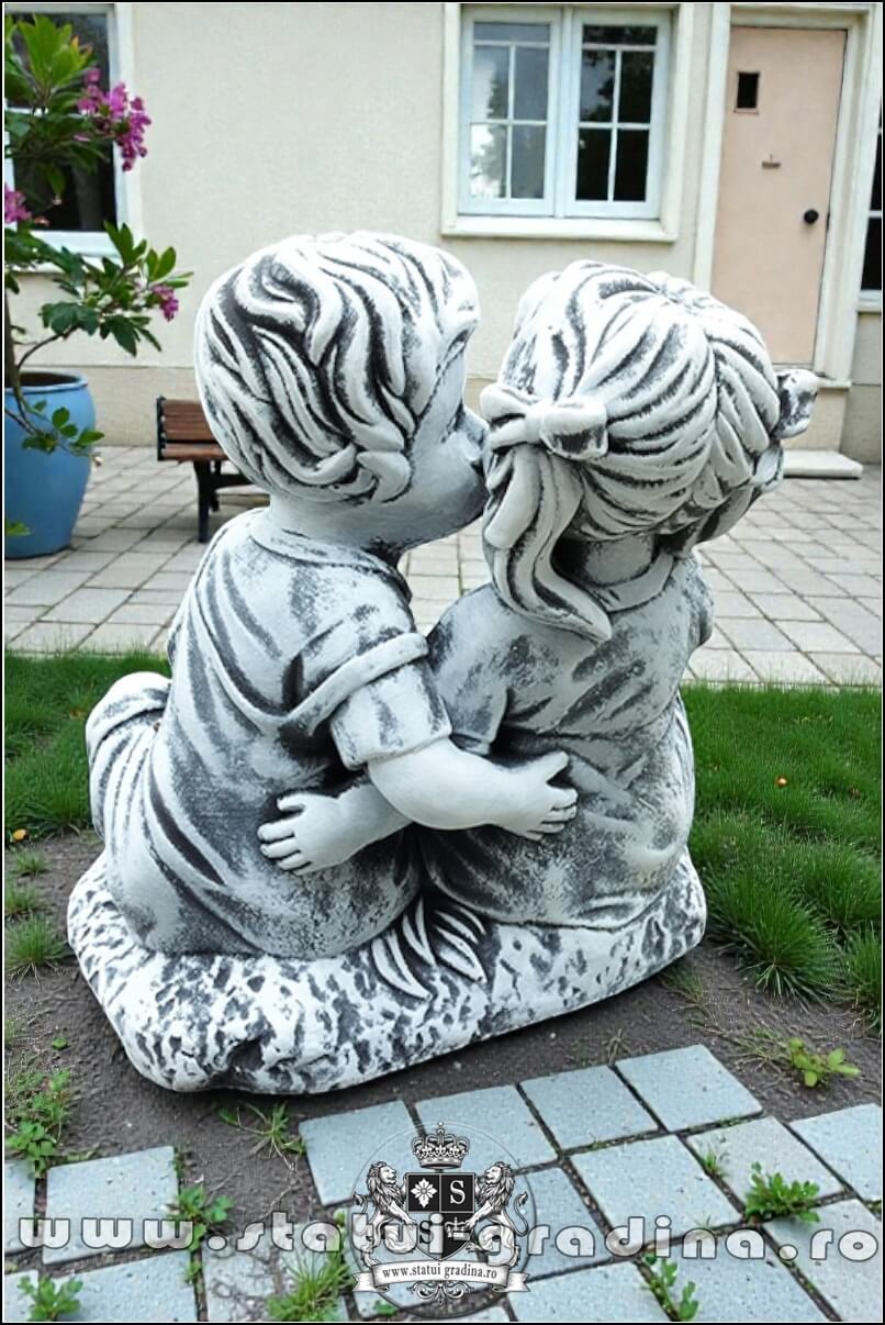 Statuetă copilași, gri patinat, model S87. (4)