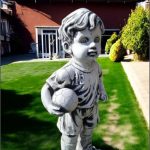 Statuetă fotbalist junior, gri antichizat, model S102.