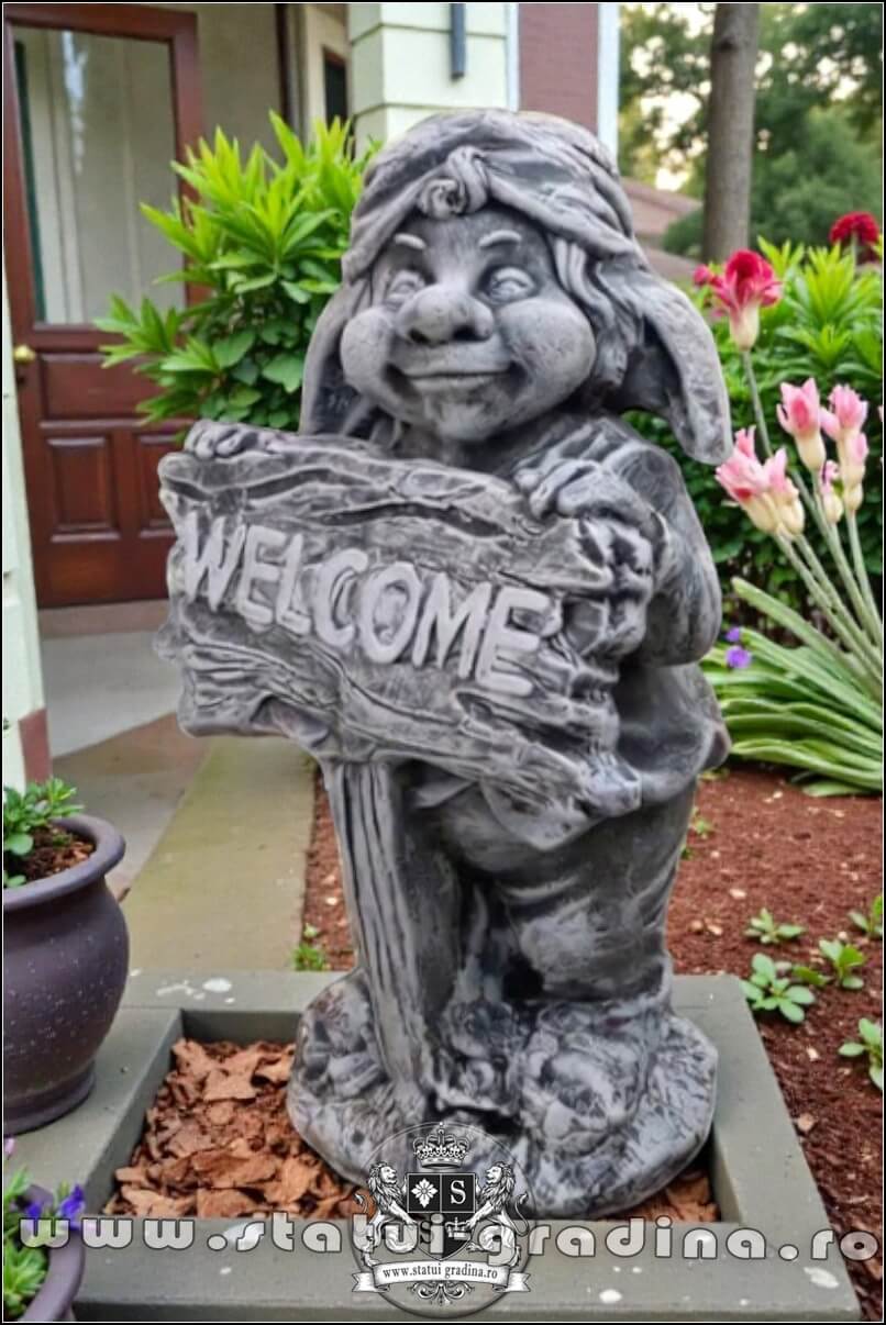 Statuetă pitic trol ''bun-venit'', din beton, model S68. (3)