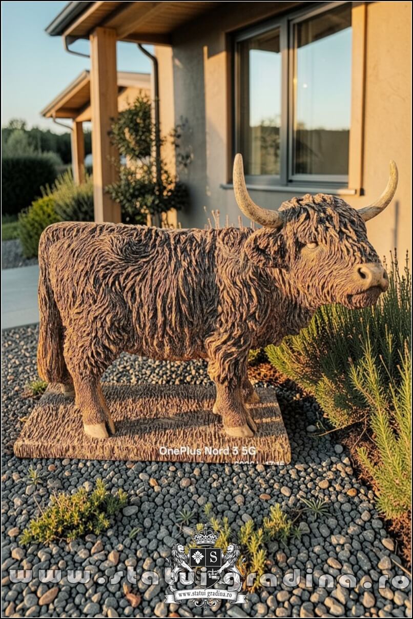 Statuetă văcuță Highland, galben patinat, model S106. (2)