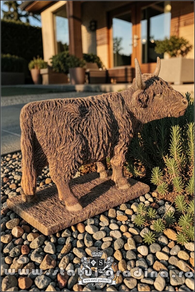 Statuetă văcuță Highland, galben patinat, model S106. (3)