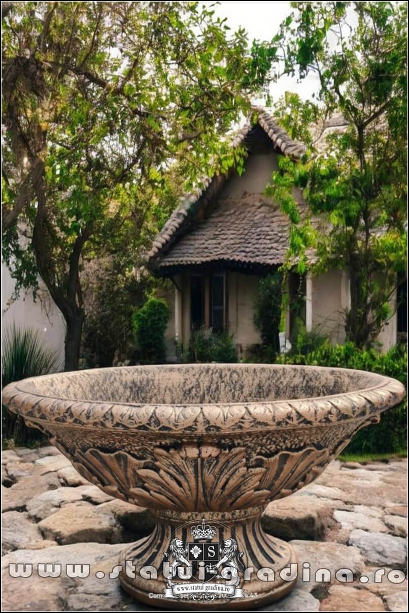 Vază mare, ornament stejar, arămiu antichizat, model V5. (2)