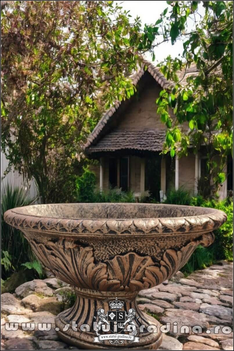 Vază mare, ornament stejar, arămiu antichizat, model V5. (6)