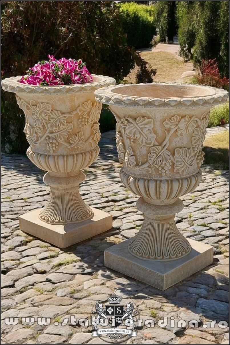 Vază ornament cu picior, galben patinat, model V1. (3)