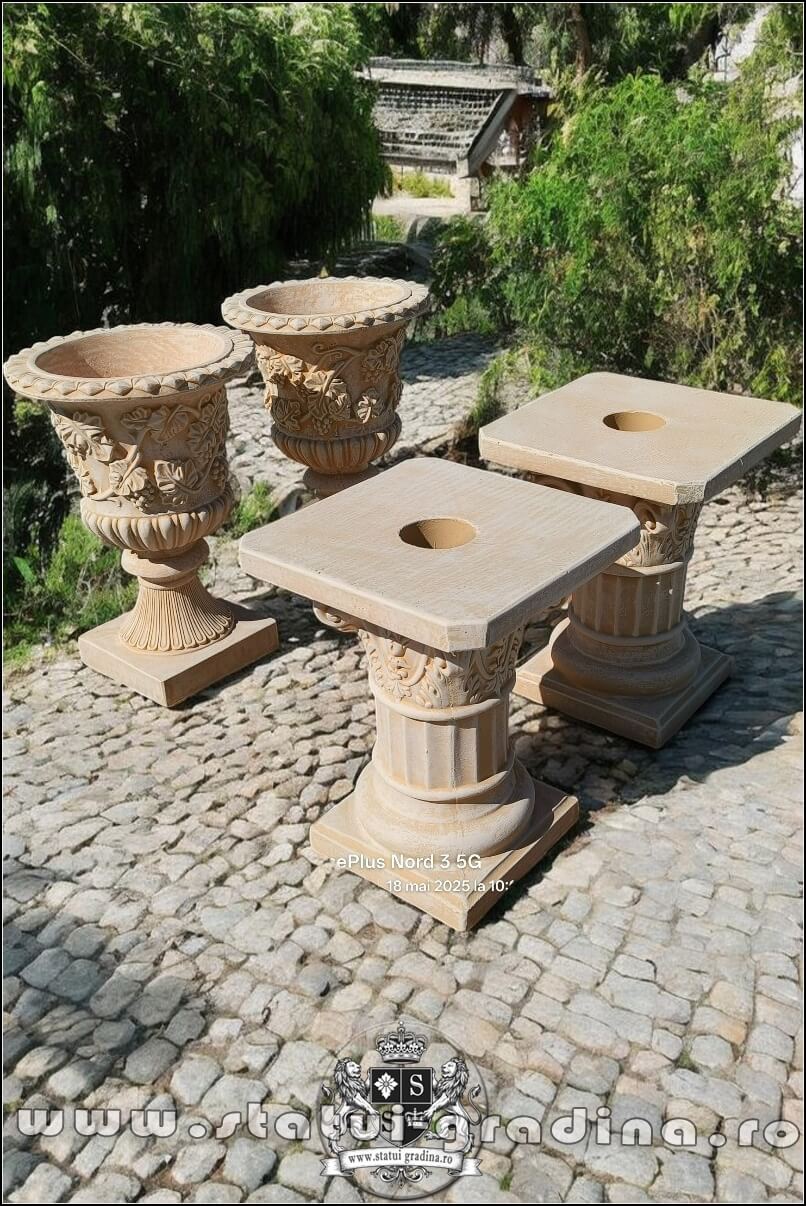 Vază ornament cu picior, galben patinat, model V1. (5)