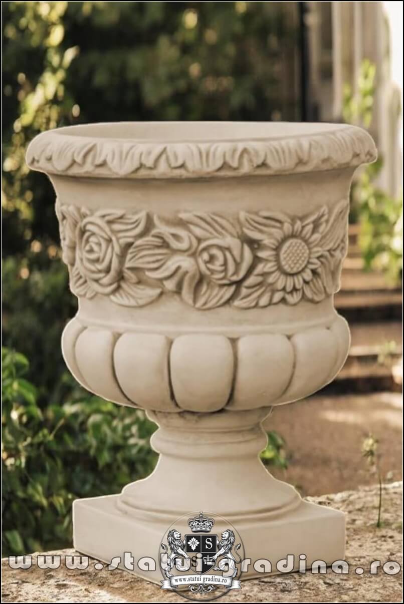 Vază ornament cu picior, galben patinat, model V7. (2)