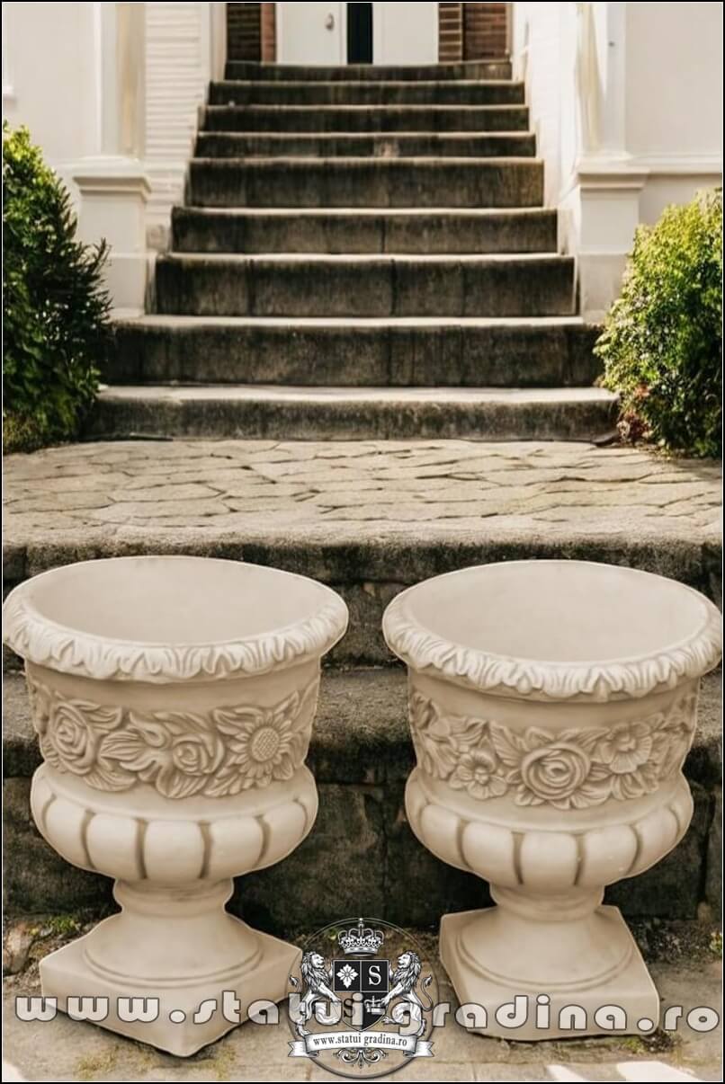 Vază ornament cu picior, galben patinat, model V7. (3)