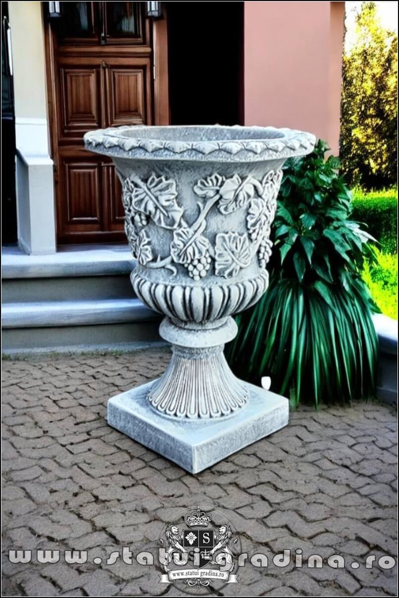 Vază ornament cu picior, gri patinat, model V1. (2)