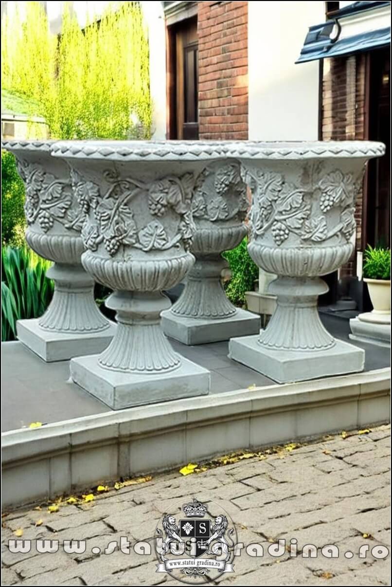 Vază ornament cu picior, gri patinat, model V1. (5)