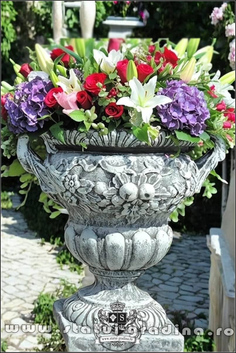 Vază ornament mare cu picior, gri patinat, model V6. (1)