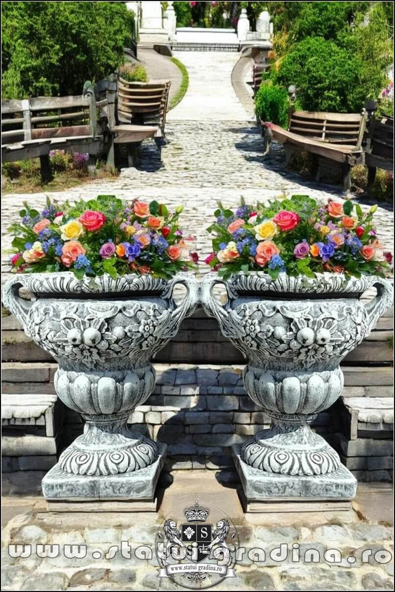 Vază ornament mare cu picior, gri patinat, model V6. (4)