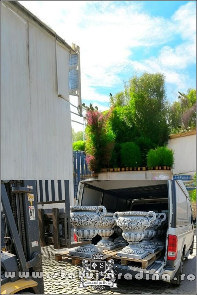 Vază ornament mare cu picior, gri patinat, model V6. (5)