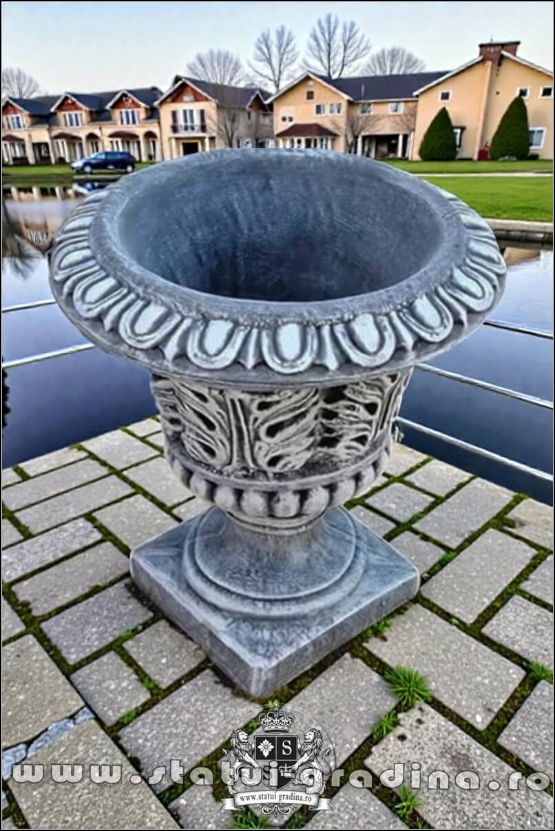 Vază ornament stejar cu picior, gri patinat, model V3. (1)