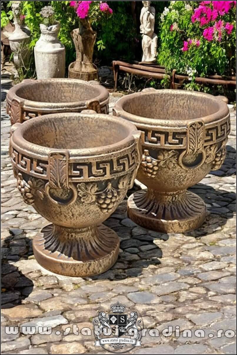 Vază ornament versace, arămiu patinat, model V8. (2)