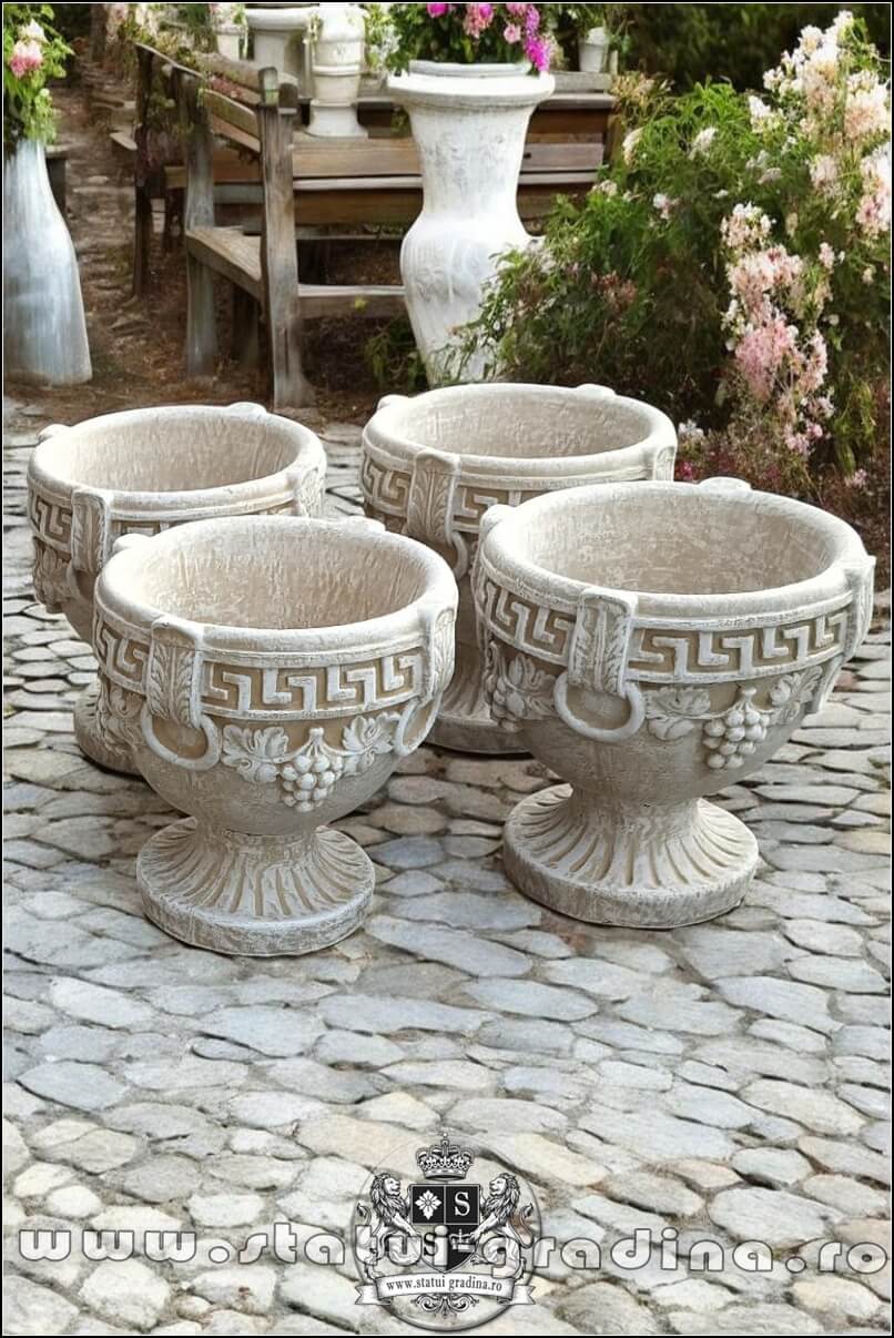 Vază ornament versace, galben patinat, model V8. (1)