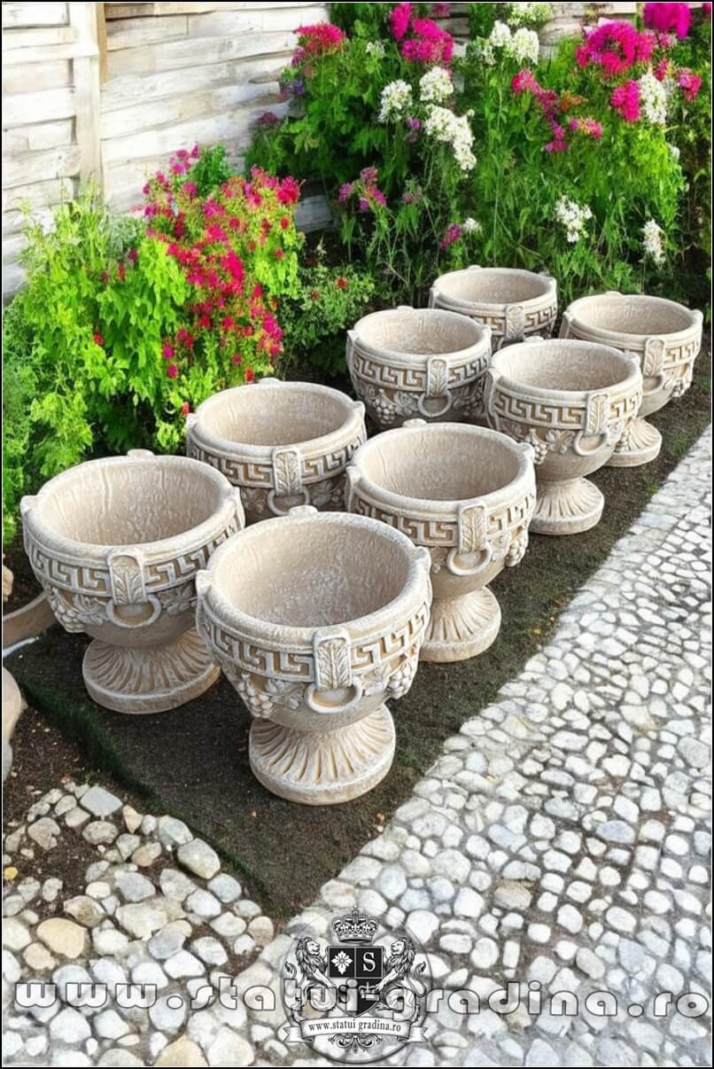 Vază ornament versace, galben patinat, model V8. (4)