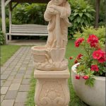 Set băiat cu hârleț pe soclu, galben patinat, model S60-S27.