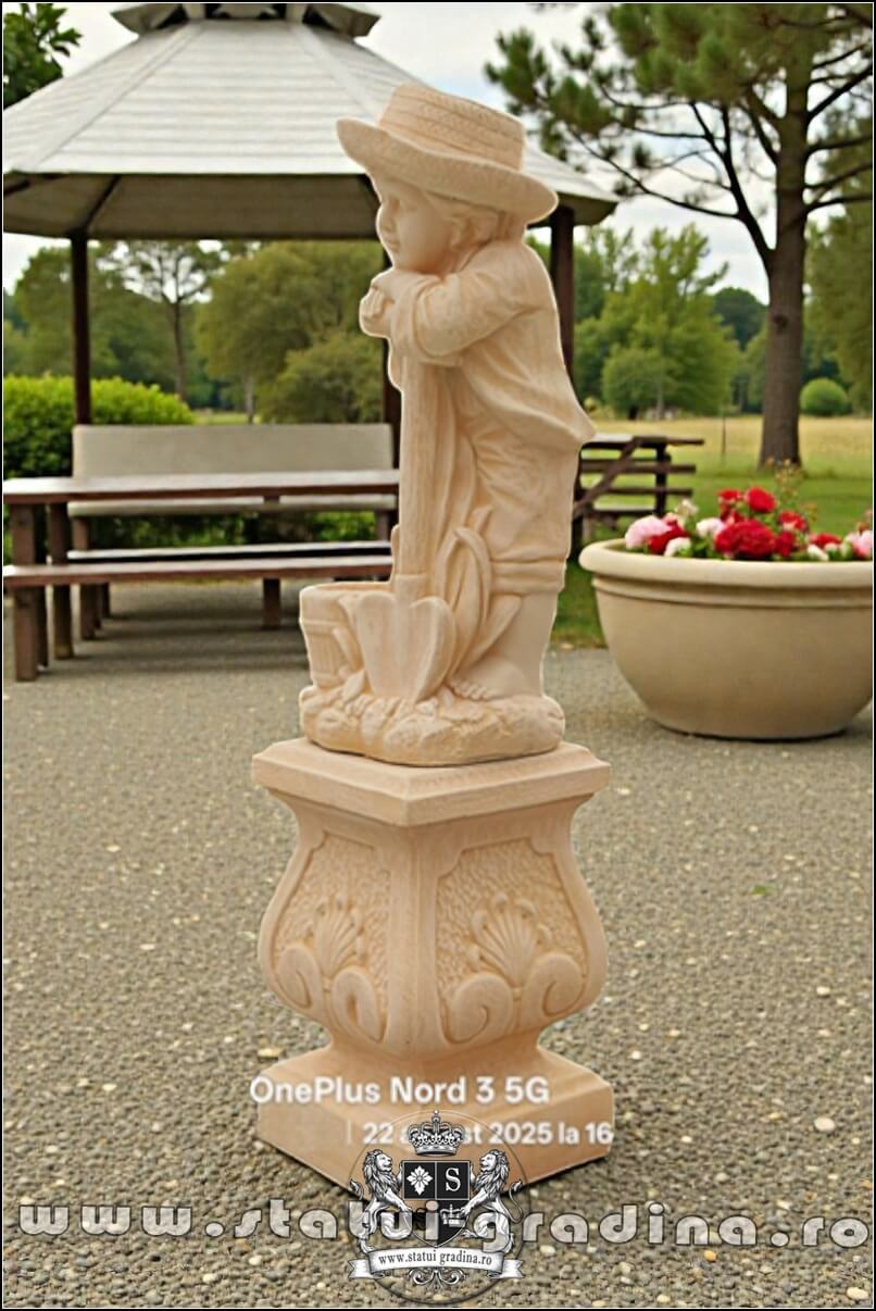 Set băiat cu hârleț pe soclu, galben patinat, model S27-S60. (3)