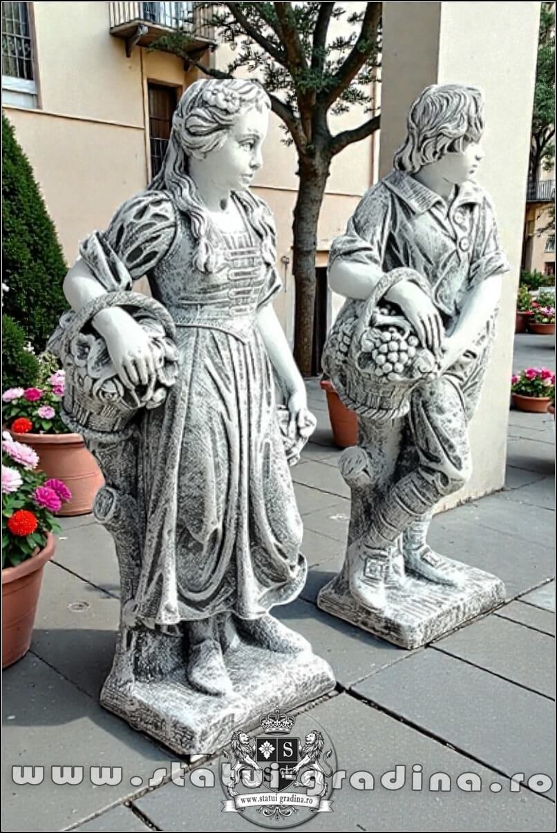 Set statuete băiat și fată, gri patinat, model S43. (2)