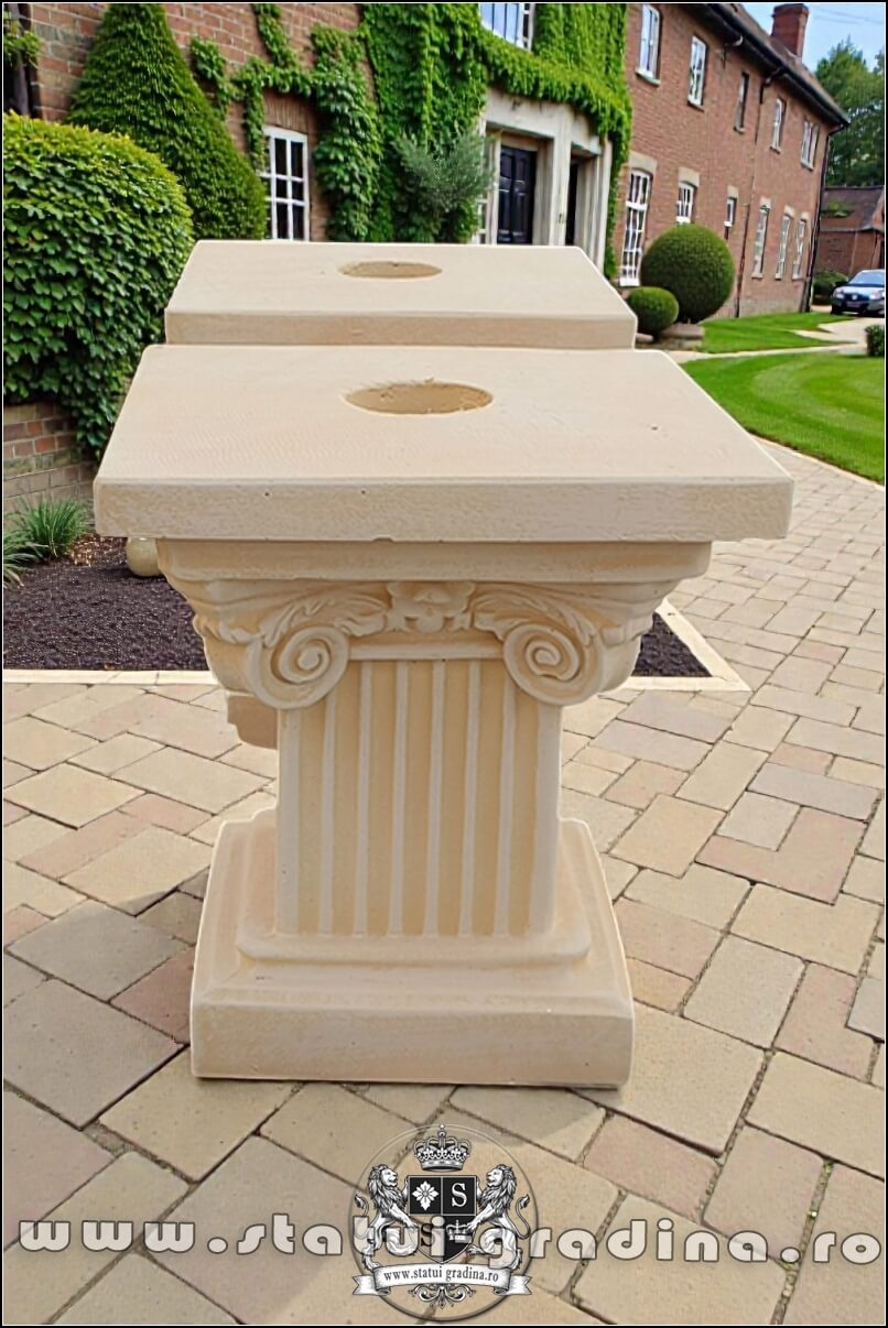 Soclu, stativ, galben patinat, model S64. (1)