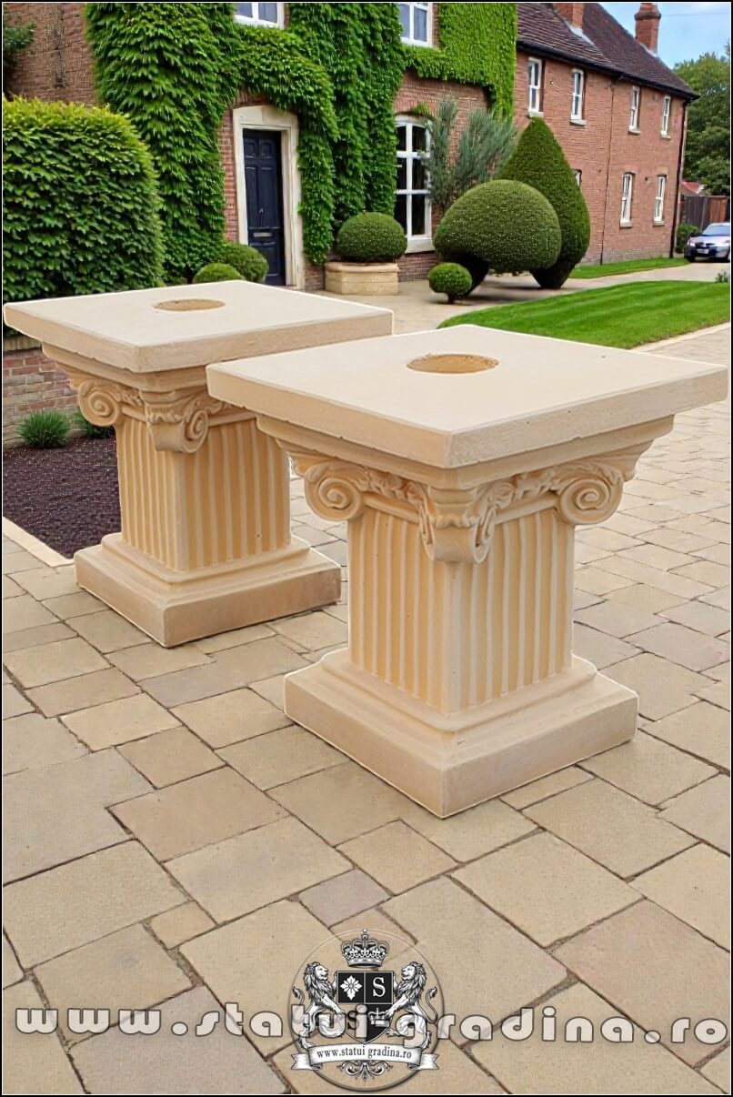 Soclu, stativ, galben patinat, model S64. (2)