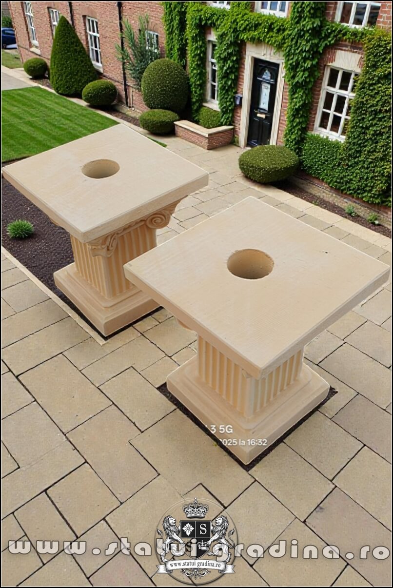 Soclu, stativ, galben patinat, model S64. (5)