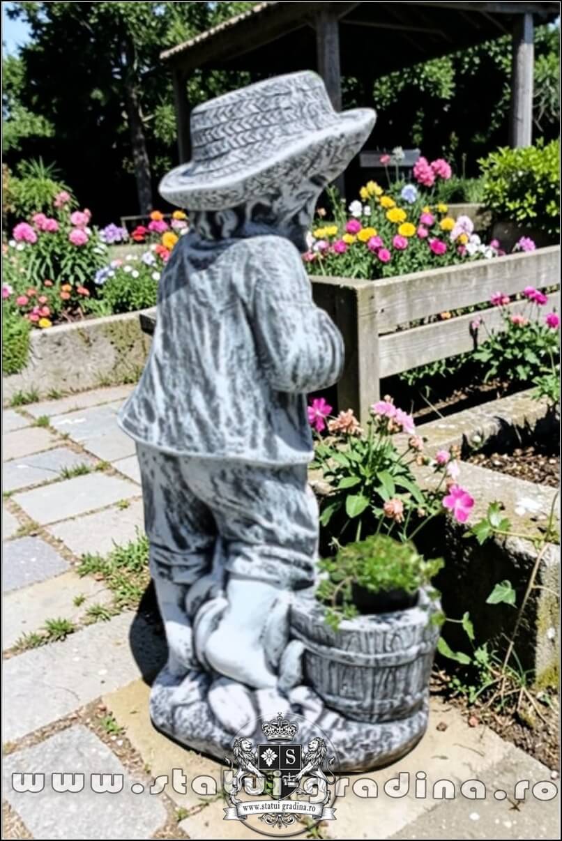 Statuetă băiat cu hârleț, gri patinat, model S60. (4)